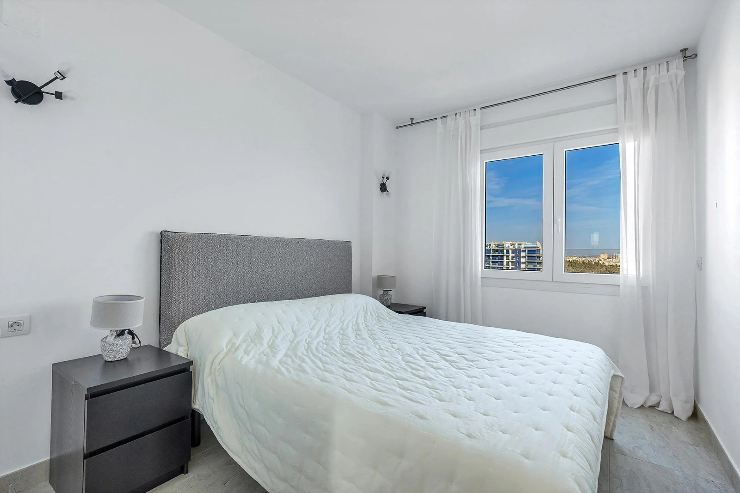 PENTHOUSE WITH SEA VIEWS IN PANORAMA MAR 3 BED. 2 BATHS. GARAGE + STORAGE INCLUDED. AREA OF 139 M2.