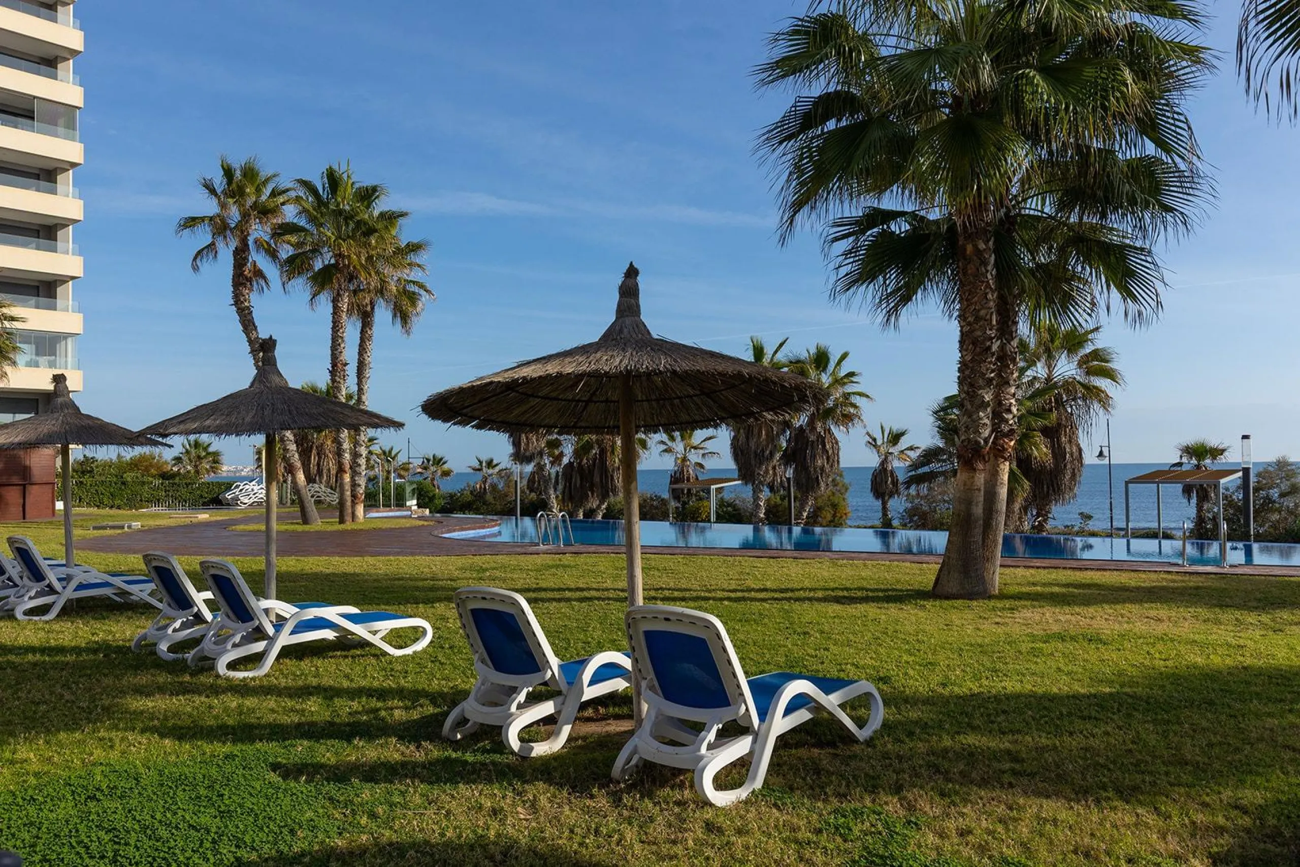 PENTHOUSE WITH SEA VIEWS IN PANORAMA MAR 3 BED. 2 BATHS. GARAGE + STORAGE INCLUDED. AREA OF 139 M2.