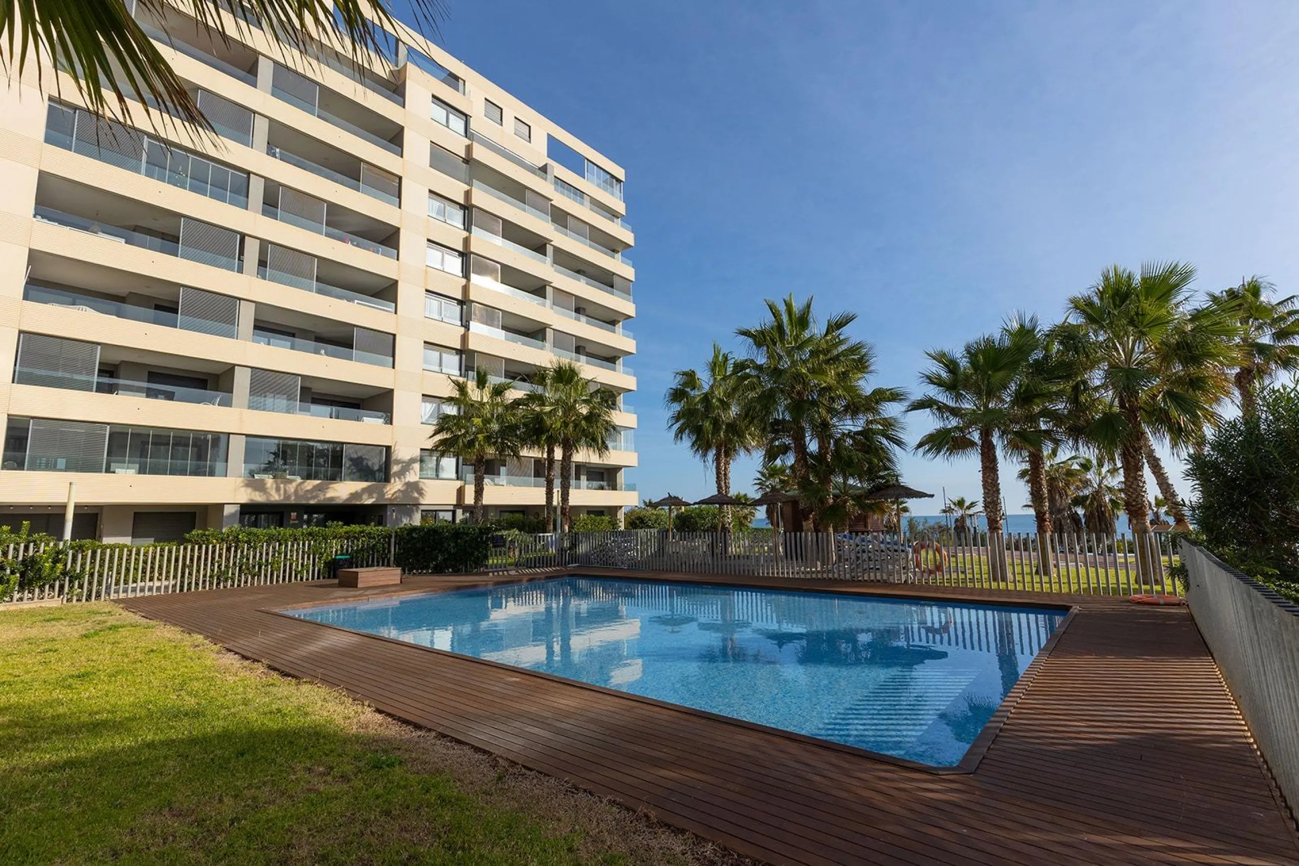 PENTHOUSE WITH SEA VIEWS IN PANORAMA MAR 3 BED. 2 BATHS. GARAGE + STORAGE INCLUDED. AREA OF 139 M2.