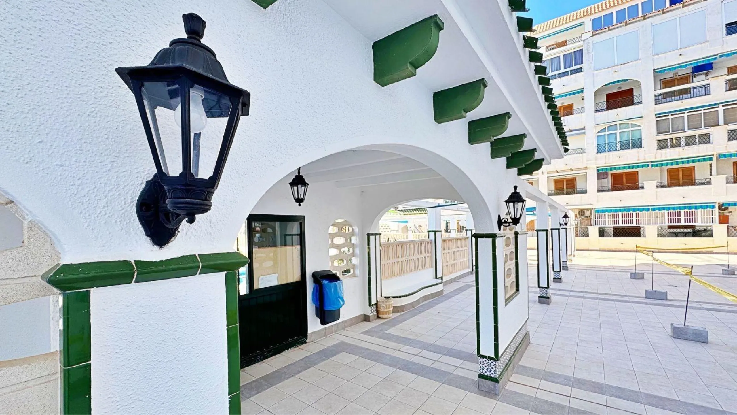 APARTMENT WITH LARGE TERRACE AND COMMUNITY SWIMMING POOL IN LA MATA. 1 BED. 1 BATH. AREA OF 45 M2.
