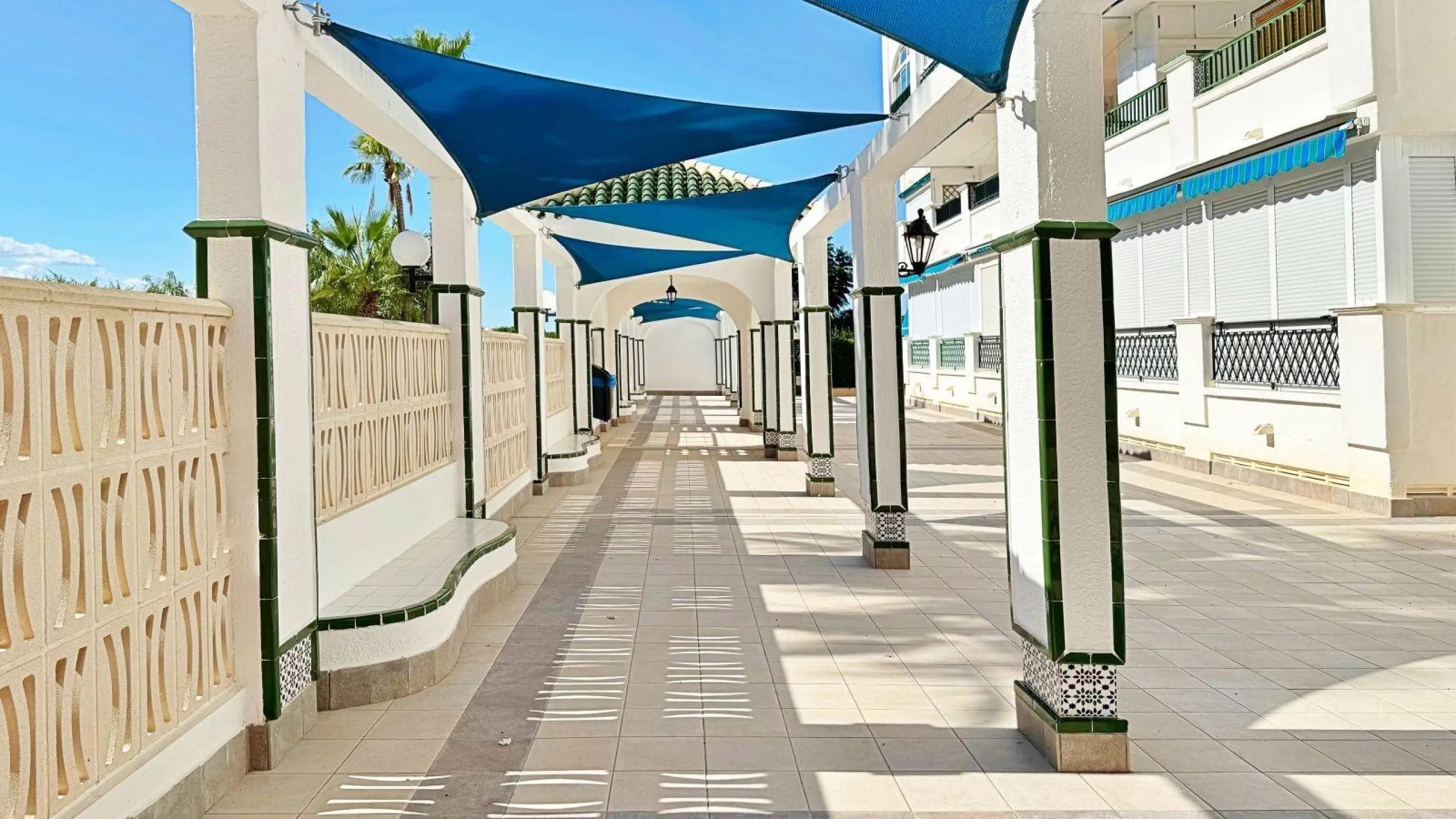 APARTMENT WITH LARGE TERRACE AND COMMUNITY SWIMMING POOL IN LA MATA. 1 BED. 1 BATH. AREA OF 45 M2.