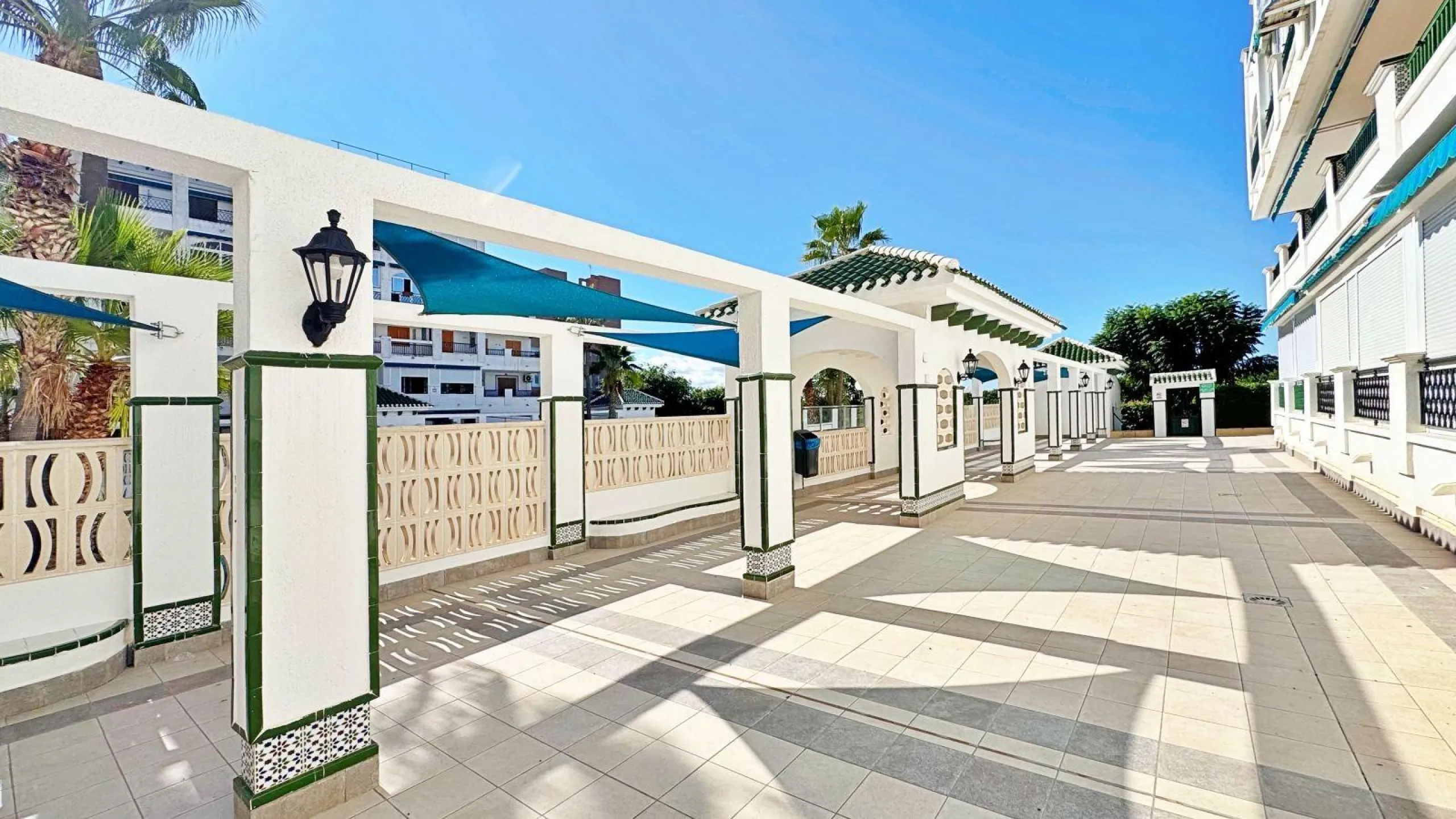 APARTMENT WITH LARGE TERRACE AND COMMUNITY SWIMMING POOL IN LA MATA. 1 BED. 1 BATH. AREA OF 45 M2.