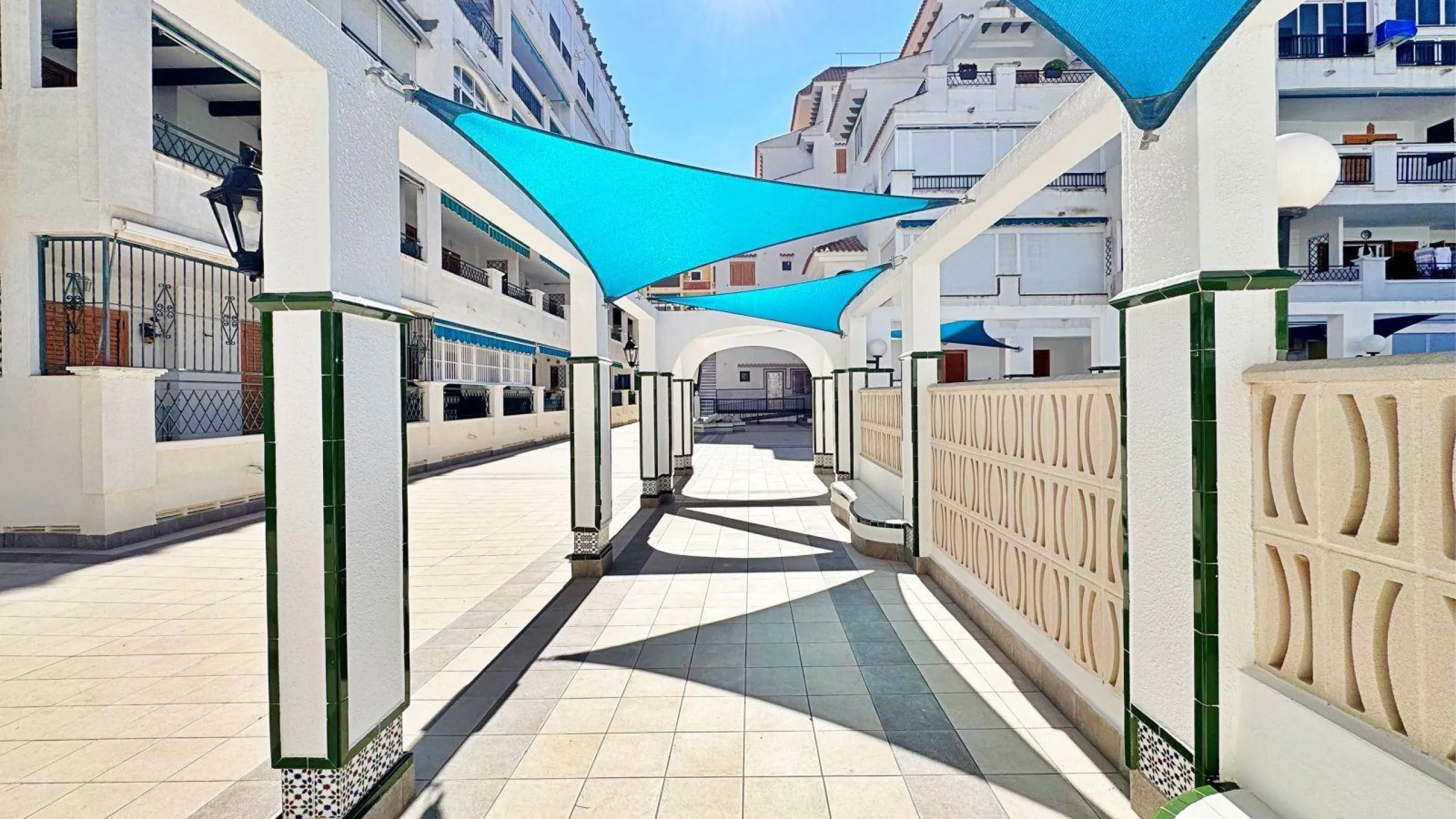 APARTMENT WITH LARGE TERRACE AND COMMUNITY SWIMMING POOL IN LA MATA. 1 BED. 1 BATH. AREA OF 45 M2.