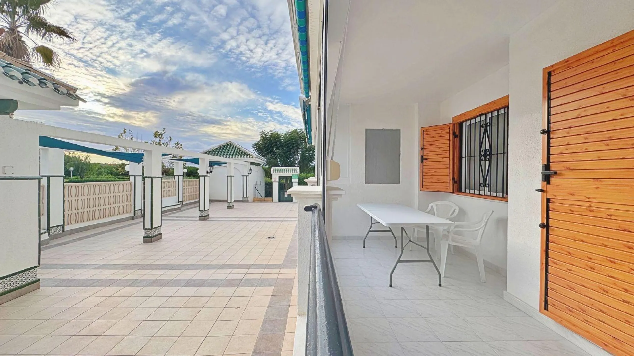 APARTMENT WITH LARGE TERRACE AND COMMUNITY SWIMMING POOL IN LA MATA. 1 BED. 1 BATH. AREA OF 45 M2.