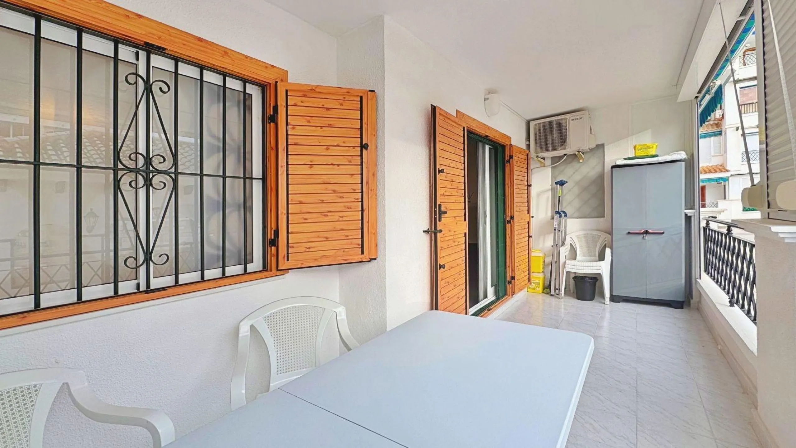 APARTMENT WITH LARGE TERRACE AND COMMUNITY SWIMMING POOL IN LA MATA. 1 BED. 1 BATH. AREA OF 45 M2.