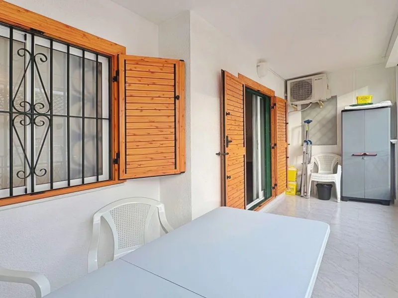 APARTMENT WITH LARGE TERRACE AND COMMUNITY SWIMMING POOL IN LA MATA. 1 BED. 1 BATH. AREA OF 45 M2.