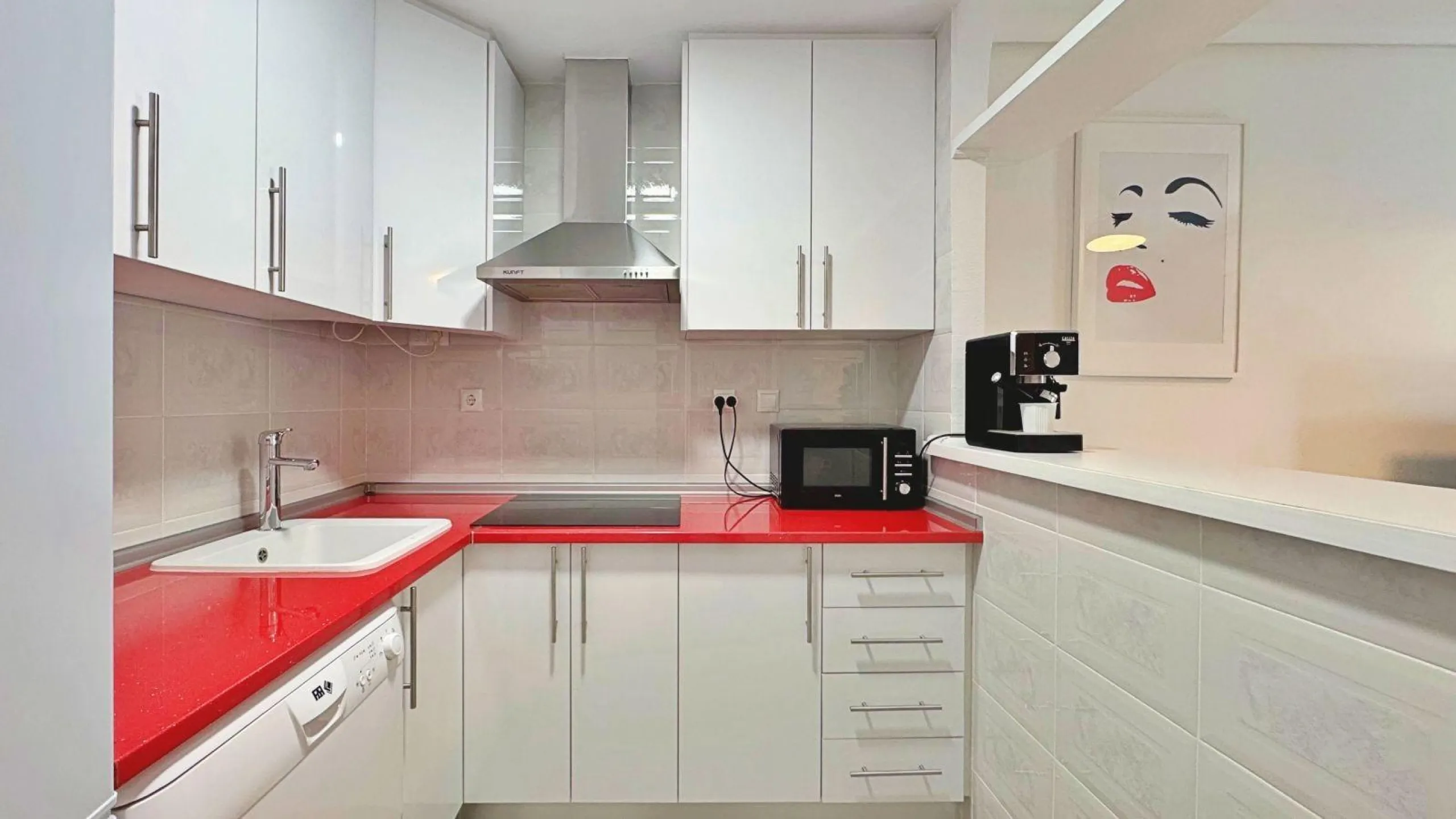 APARTMENT WITH LARGE TERRACE AND COMMUNITY SWIMMING POOL IN LA MATA. 1 BED. 1 BATH. AREA OF 45 M2.