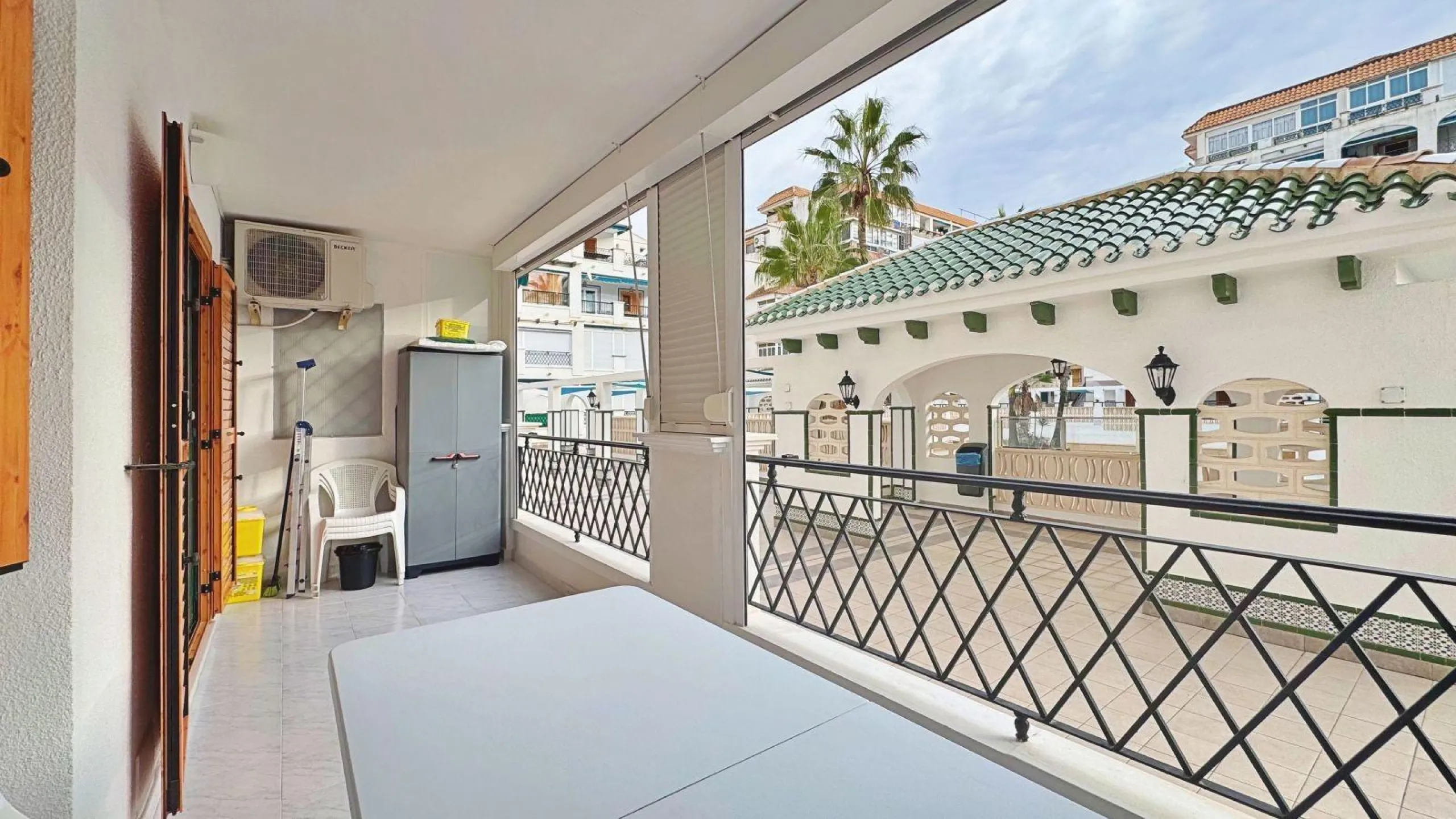 APARTMENT WITH LARGE TERRACE AND COMMUNITY SWIMMING POOL IN LA MATA. 1 BED. 1 BATH. AREA OF 45 M2.