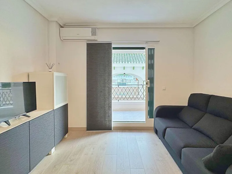 APARTMENT WITH LARGE TERRACE AND COMMUNITY SWIMMING POOL IN LA MATA. 1 BED. 1 BATH. AREA OF 45 M2.