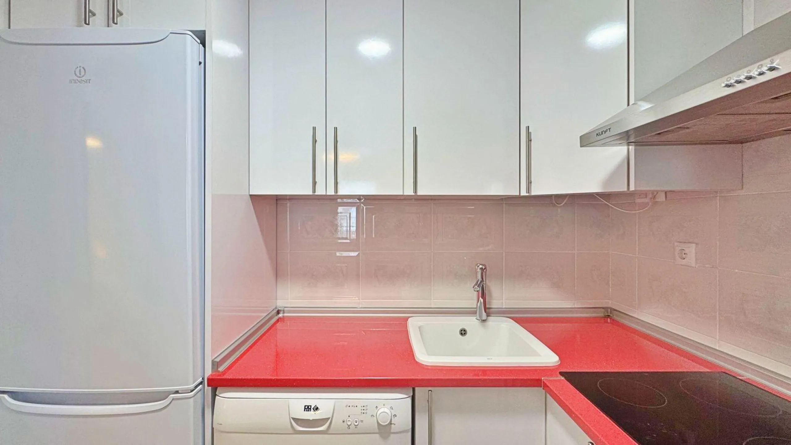 APARTMENT WITH LARGE TERRACE AND COMMUNITY SWIMMING POOL IN LA MATA. 1 BED. 1 BATH. AREA OF 45 M2.