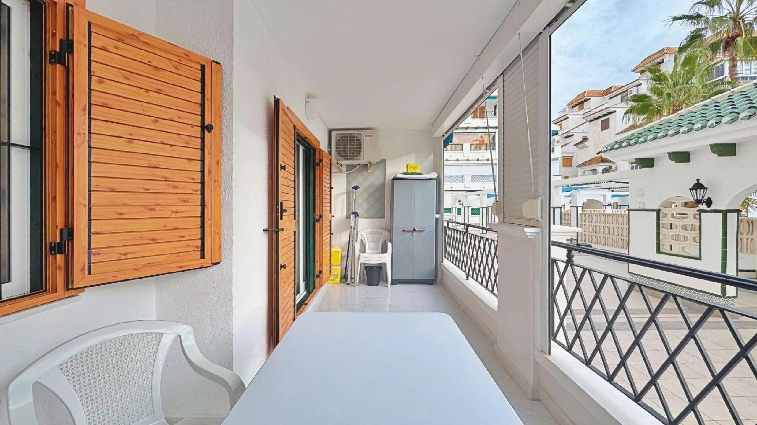 APARTMENT WITH LARGE TERRACE AND COMMUNITY SWIMMING POOL IN LA MATA. 1 BED. 1 BATH. AREA OF 45 M2.
