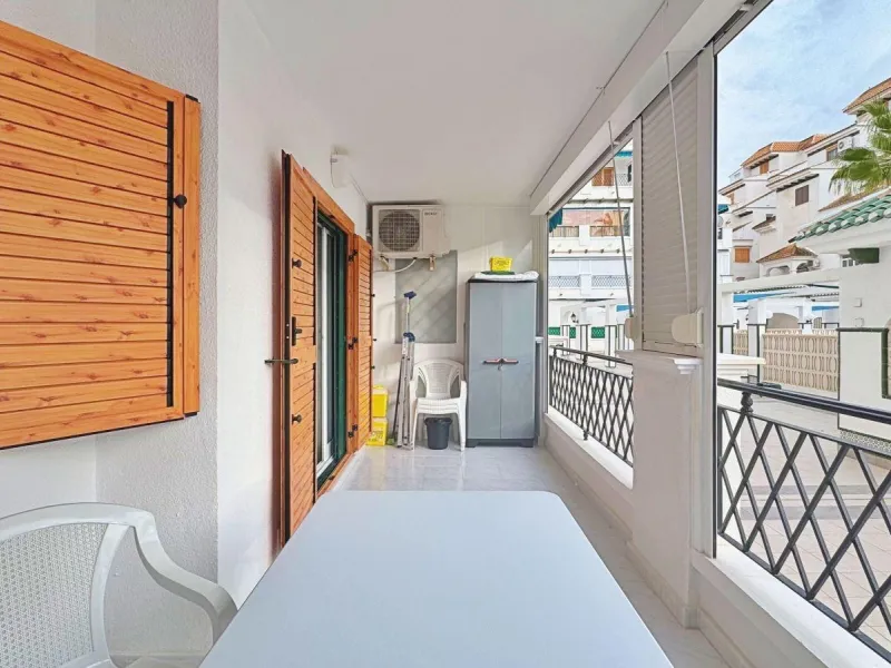 APARTMENT WITH LARGE TERRACE AND COMMUNITY SWIMMING POOL IN LA MATA. 1 BED. 1 BATH. AREA OF 45 M2.