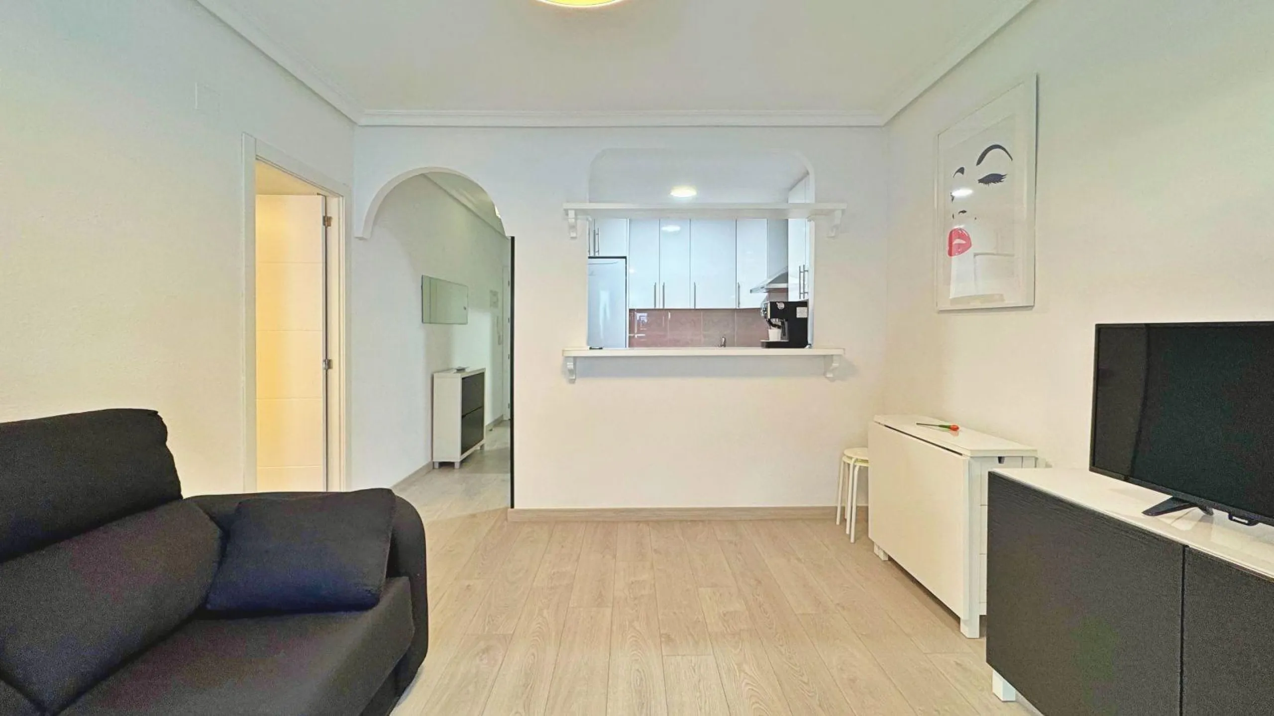 APARTMENT WITH LARGE TERRACE AND COMMUNITY SWIMMING POOL IN LA MATA. 1 BED. 1 BATH. AREA OF 45 M2.