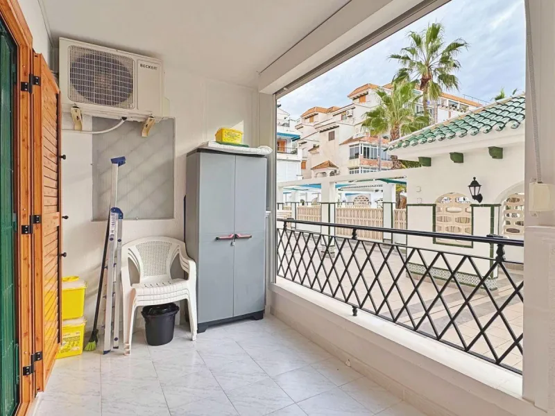 APARTMENT WITH LARGE TERRACE AND COMMUNITY SWIMMING POOL IN LA MATA. 1 BED. 1 BATH. AREA OF 45 M2.
