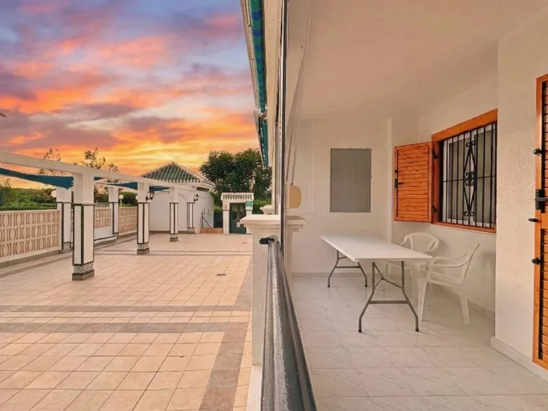 APARTMENT WITH LARGE TERRACE AND COMMUNITY SWIMMING POOL IN LA MATA. 1 BED. 1 BATH. AREA OF 45 M2.