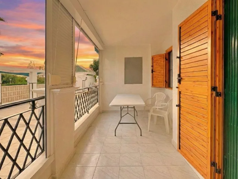 APARTMENT WITH LARGE TERRACE AND COMMUNITY SWIMMING POOL IN LA MATA. 1 BED. 1 BATH. AREA OF 45 M2.