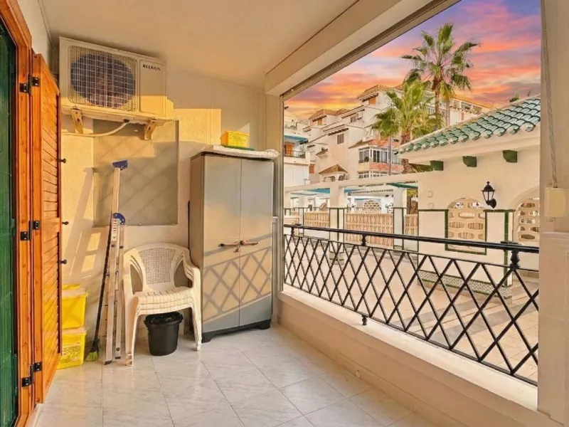 APARTMENT WITH LARGE TERRACE AND COMMUNITY SWIMMING POOL IN LA MATA. 1 BED. 1 BATH. AREA OF 45 M2.