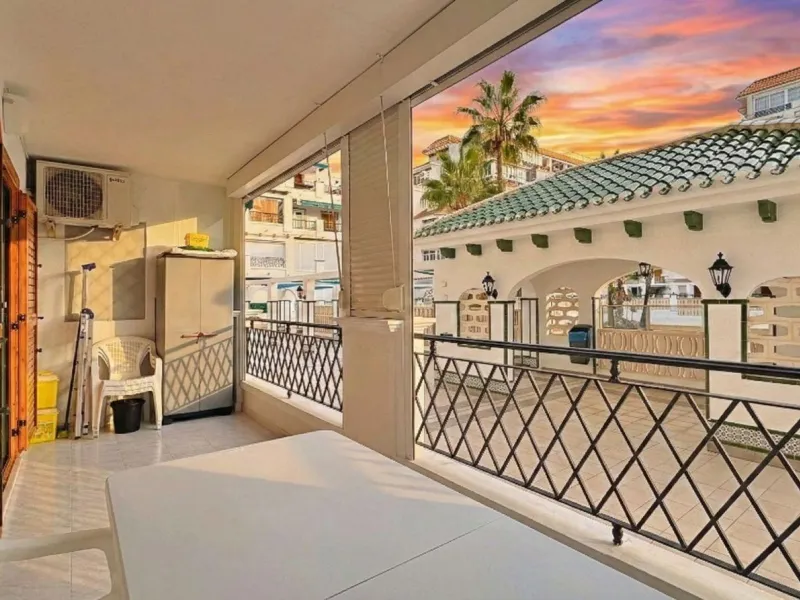 APARTMENT WITH LARGE TERRACE AND COMMUNITY SWIMMING POOL IN LA MATA. 1 BED. 1 BATH. AREA OF 45 M2.