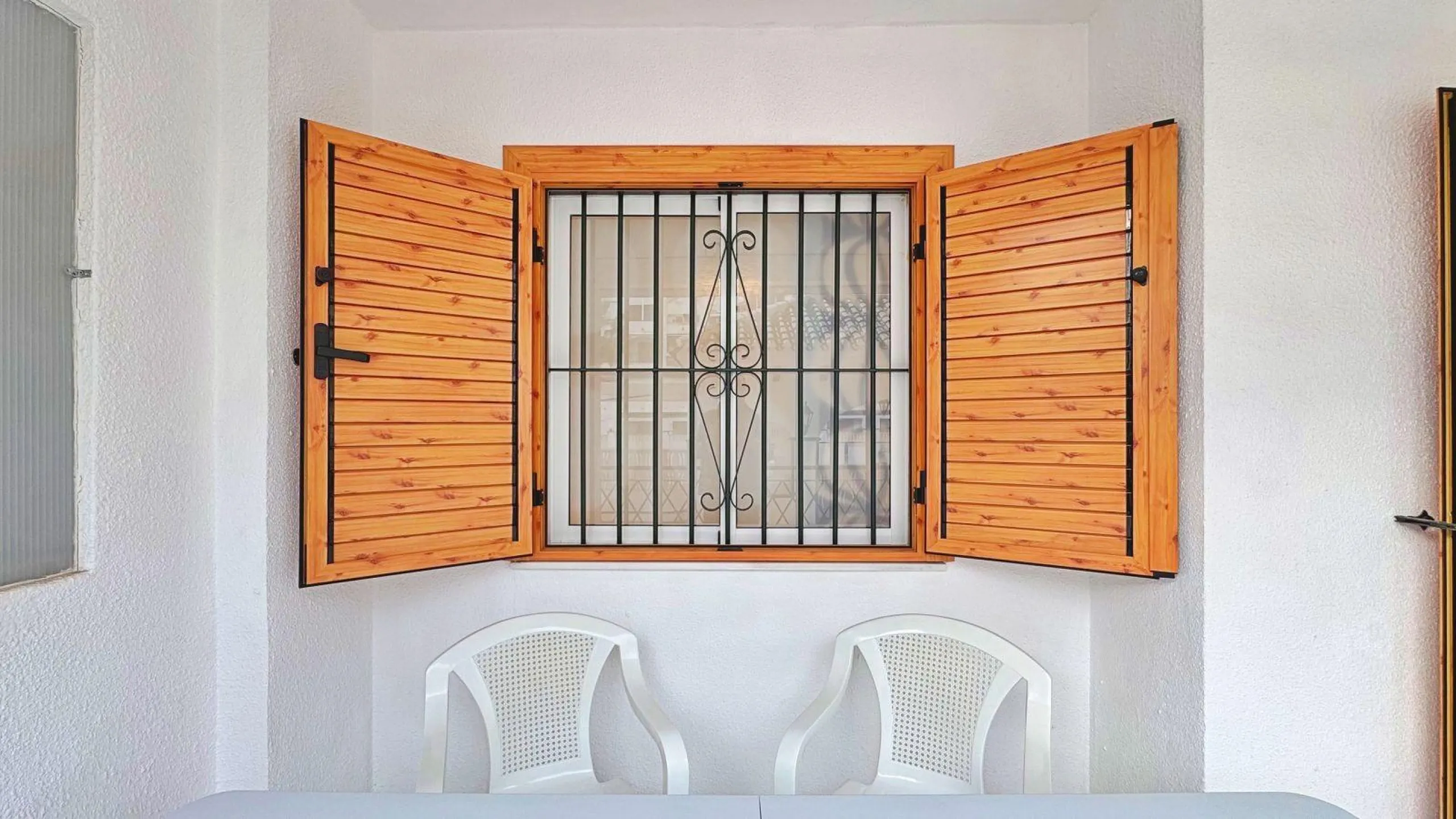 APARTMENT WITH LARGE TERRACE AND COMMUNITY SWIMMING POOL IN LA MATA. 1 BED. 1 BATH. AREA OF 45 M2.