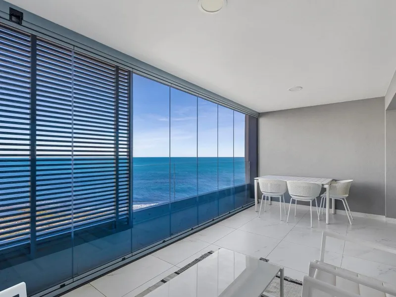 APARTAMENTO CON VISTAS AL MAR Y DOBLE ORIENTACION EN 'POSIDONIA' CON GARAJE+TRASTERO INCLUIDO. 2 DORM. 2 BAÑOS.