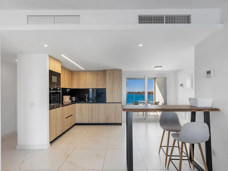 APARTMENT WITH SEA VIEWS AND DOUBLE ORIENTATION IN POSIDONIA WITH GARAGE + STORAGE INCLUDED. 2 BEDROOMS. 2 BATHROOMS.