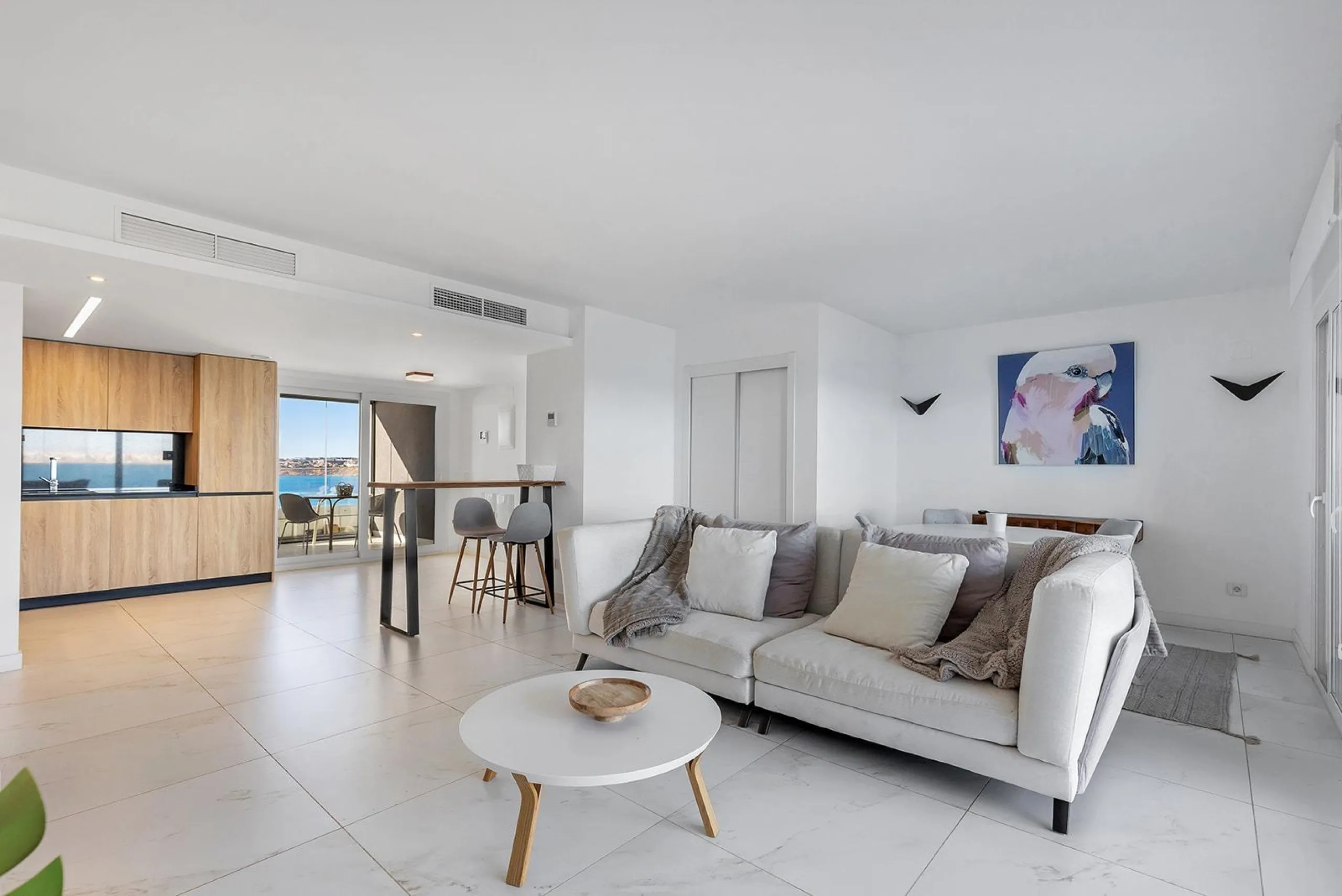 APARTMENT WITH SEA VIEWS AND DOUBLE ORIENTATION IN POSIDONIA WITH GARAGE + STORAGE INCLUDED. 2 BEDROOMS. 2 BATHROOMS.