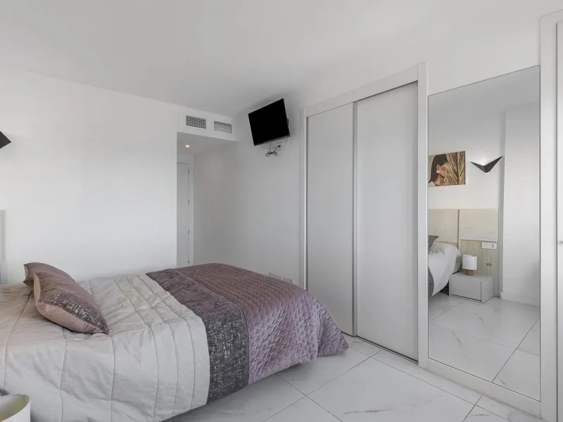 APARTMENT WITH SEA VIEWS AND DOUBLE ORIENTATION IN POSIDONIA WITH GARAGE + STORAGE INCLUDED. 2 BEDROOMS. 2 BATHROOMS.