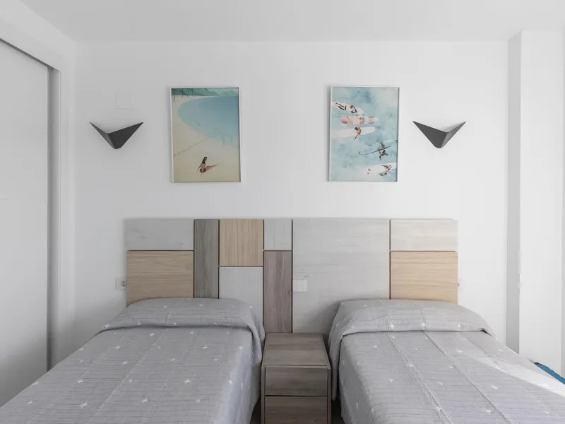 APARTMENT WITH SEA VIEWS AND DOUBLE ORIENTATION IN POSIDONIA WITH GARAGE + STORAGE INCLUDED. 2 BEDROOMS. 2 BATHROOMS.