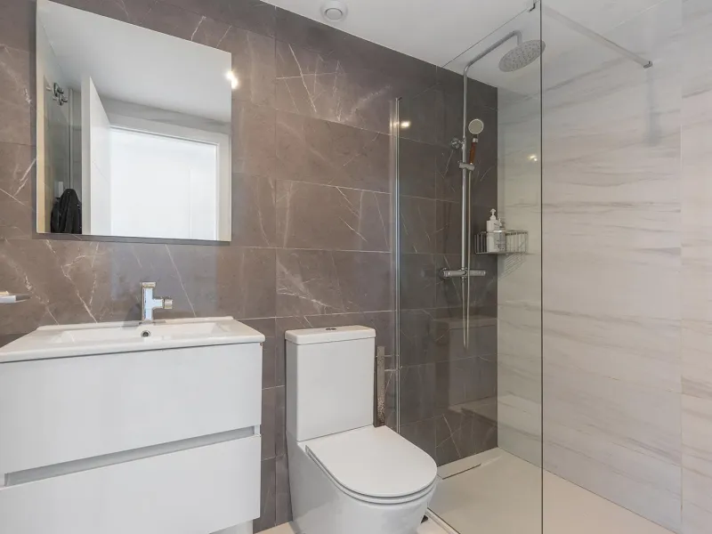 APARTMENT WITH SEA VIEWS AND DOUBLE ORIENTATION IN POSIDONIA WITH GARAGE + STORAGE INCLUDED. 2 BEDROOMS. 2 BATHROOMS.