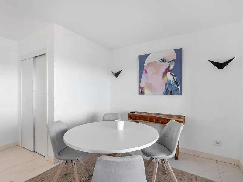 APARTMENT WITH SEA VIEWS AND DOUBLE ORIENTATION IN POSIDONIA WITH GARAGE + STORAGE INCLUDED. 2 BEDROOMS. 2 BATHROOMS.