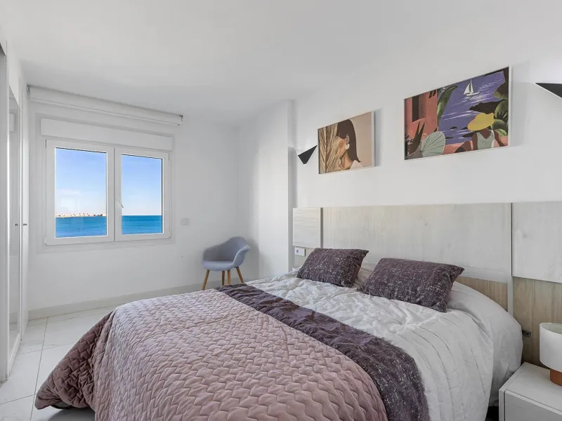 APARTMENT WITH SEA VIEWS AND DOUBLE ORIENTATION IN POSIDONIA WITH GARAGE + STORAGE INCLUDED. 2 BEDROOMS. 2 BATHROOMS.