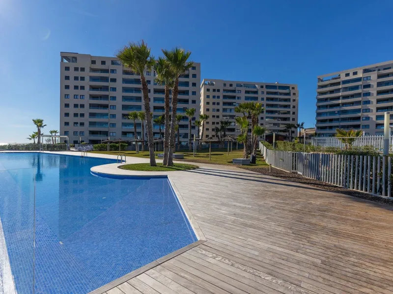 APARTMENT WITH SEA VIEWS AND DOUBLE ORIENTATION IN POSIDONIA WITH GARAGE + STORAGE INCLUDED. 2 BEDROOMS. 2 BATHROOMS.