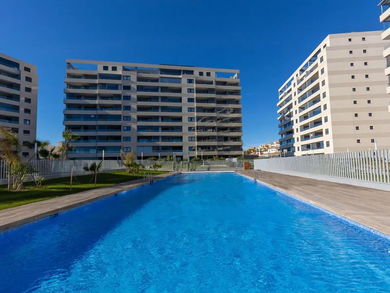APARTMENT WITH SEA VIEWS AND DOUBLE ORIENTATION IN POSIDONIA WITH GARAGE + STORAGE INCLUDED. 2 BEDROOMS. 2 BATHROOMS.