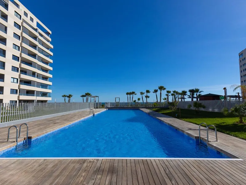 APARTMENT WITH SEA VIEWS AND DOUBLE ORIENTATION IN POSIDONIA WITH GARAGE + STORAGE INCLUDED. 2 BEDROOMS. 2 BATHROOMS.