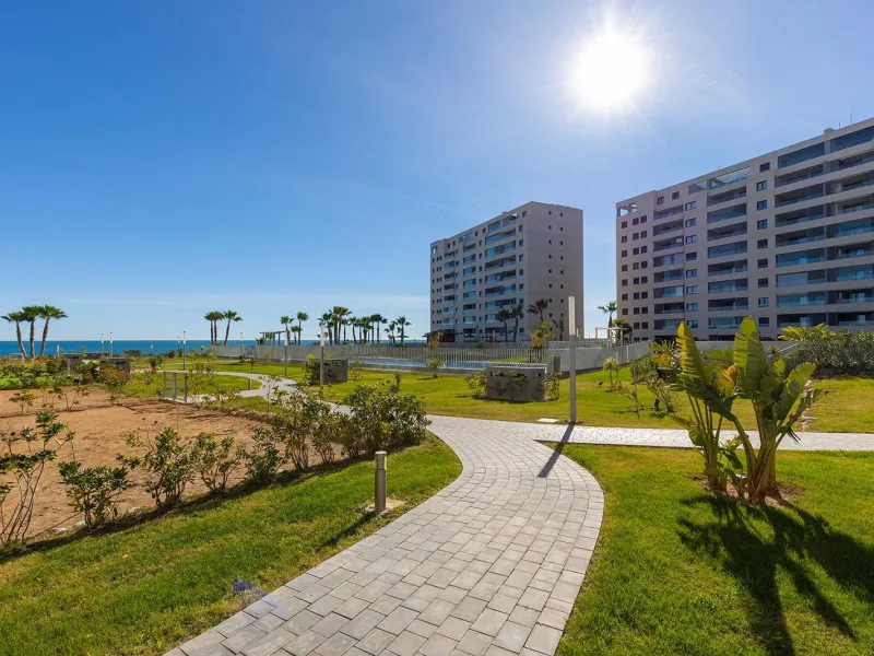 APARTMENT WITH SEA VIEWS AND DOUBLE ORIENTATION IN POSIDONIA WITH GARAGE + STORAGE INCLUDED. 2 BEDROOMS. 2 BATHROOMS.