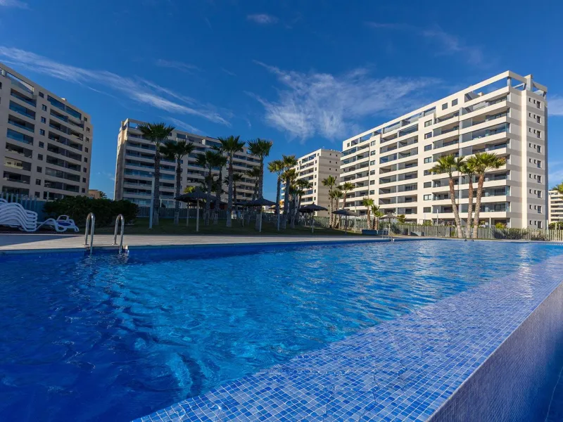 APARTMENT WITH SEA VIEWS AND DOUBLE ORIENTATION IN POSIDONIA WITH GARAGE + STORAGE INCLUDED. 2 BEDROOMS. 2 BATHROOMS.