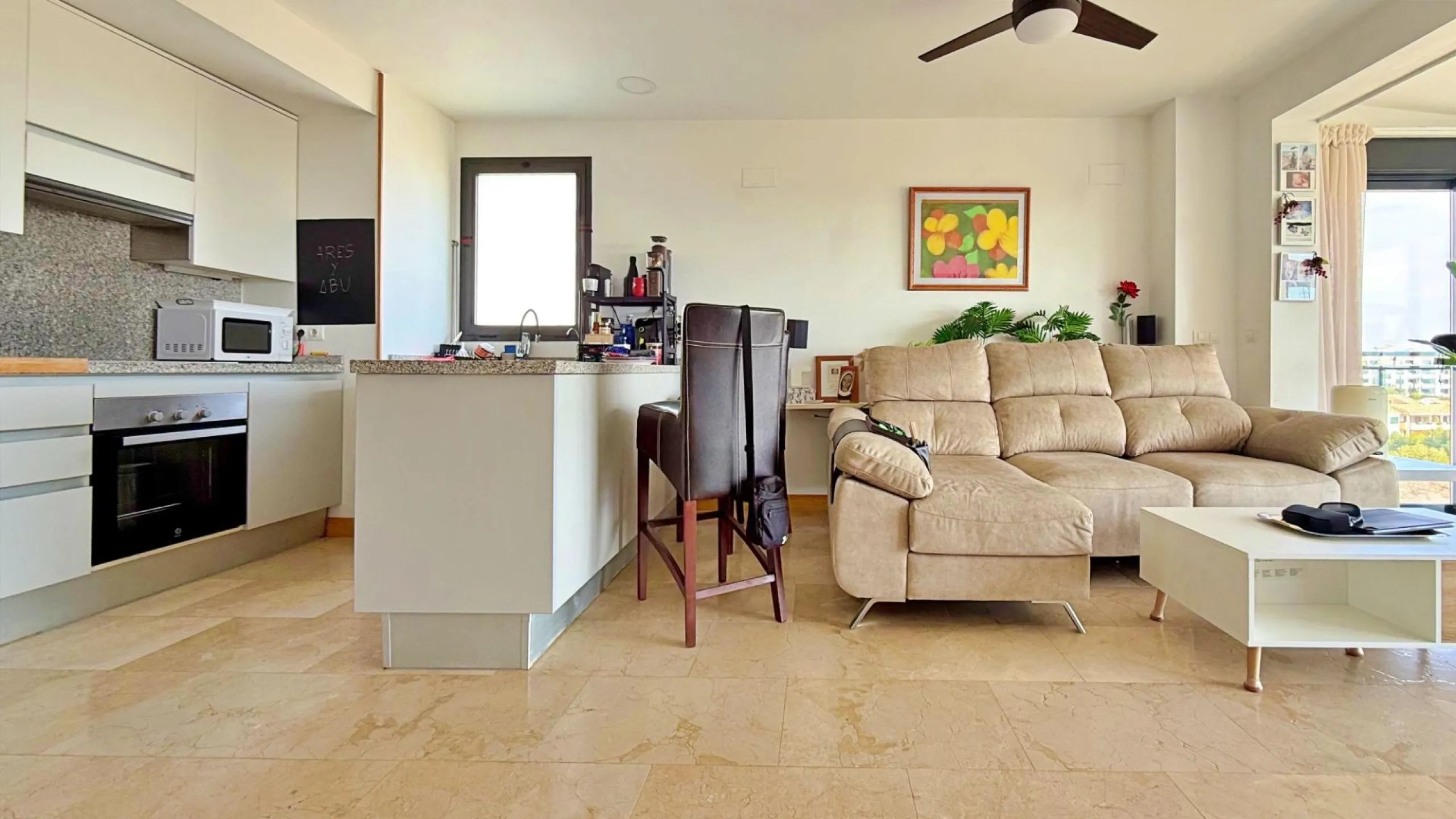 ÁTICO EN 'LOMAS DE CAMPOAMOR' CON SOLARIUM PRIVADO CON VISTAS AL MAR. GARAJE INCLUIDO, 2 DORMITORIOS Y 2 BAÑOS