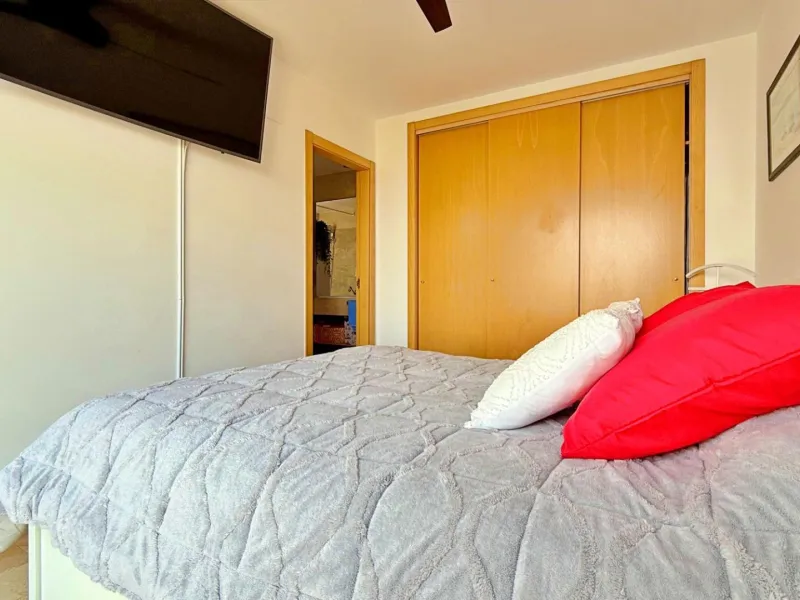ÁTICO EN 'LOMAS DE CAMPOAMOR' CON SOLARIUM PRIVADO CON VISTAS AL MAR. GARAJE INCLUIDO, 2 DORMITORIOS Y 2 BAÑOS