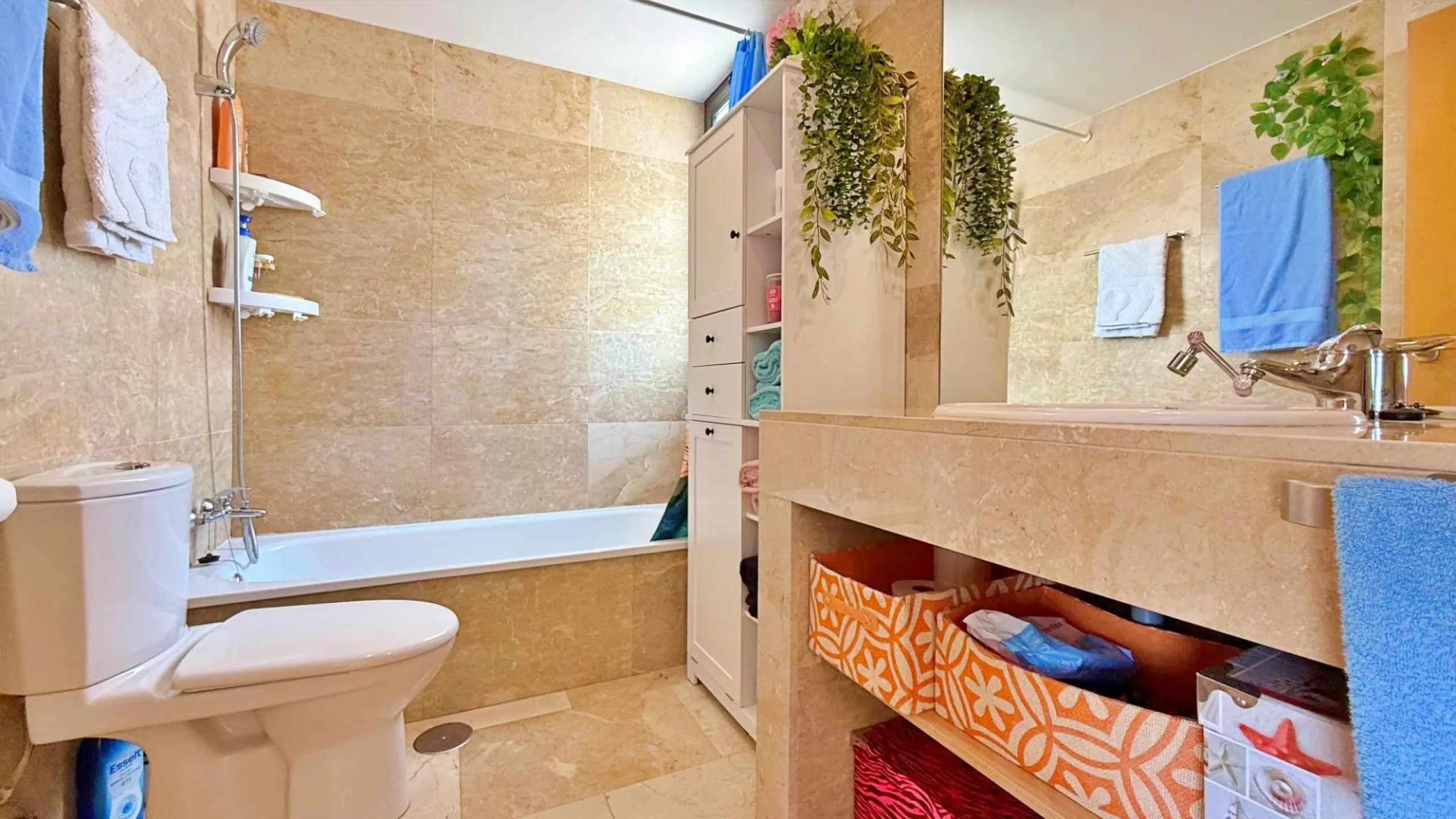 ÁTICO EN 'LOMAS DE CAMPOAMOR' CON SOLARIUM PRIVADO CON VISTAS AL MAR. GARAJE INCLUIDO, 2 DORMITORIOS Y 2 BAÑOS
