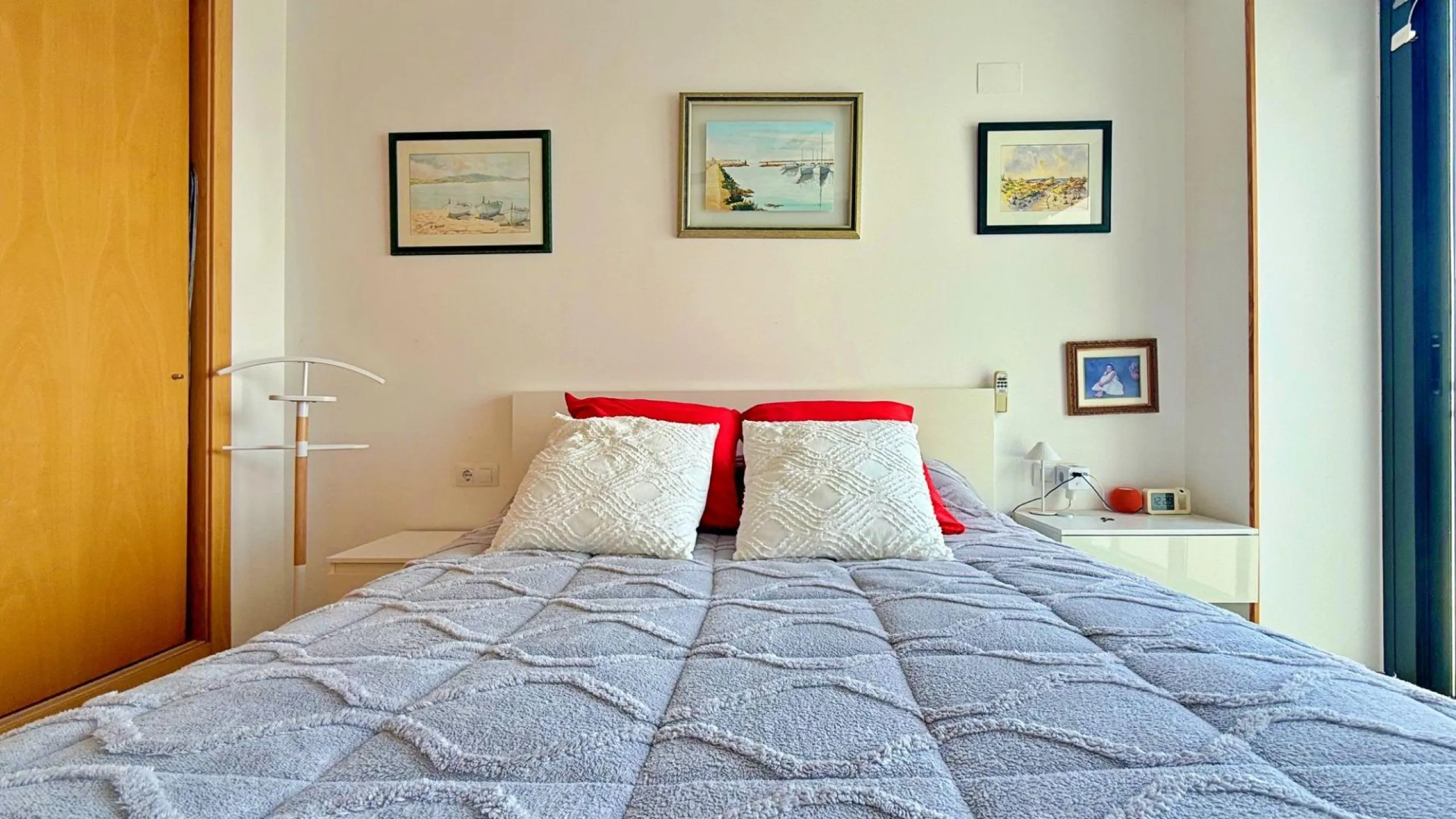 ÁTICO EN 'LOMAS DE CAMPOAMOR' CON SOLARIUM PRIVADO CON VISTAS AL MAR. GARAJE INCLUIDO, 2 DORMITORIOS Y 2 BAÑOS