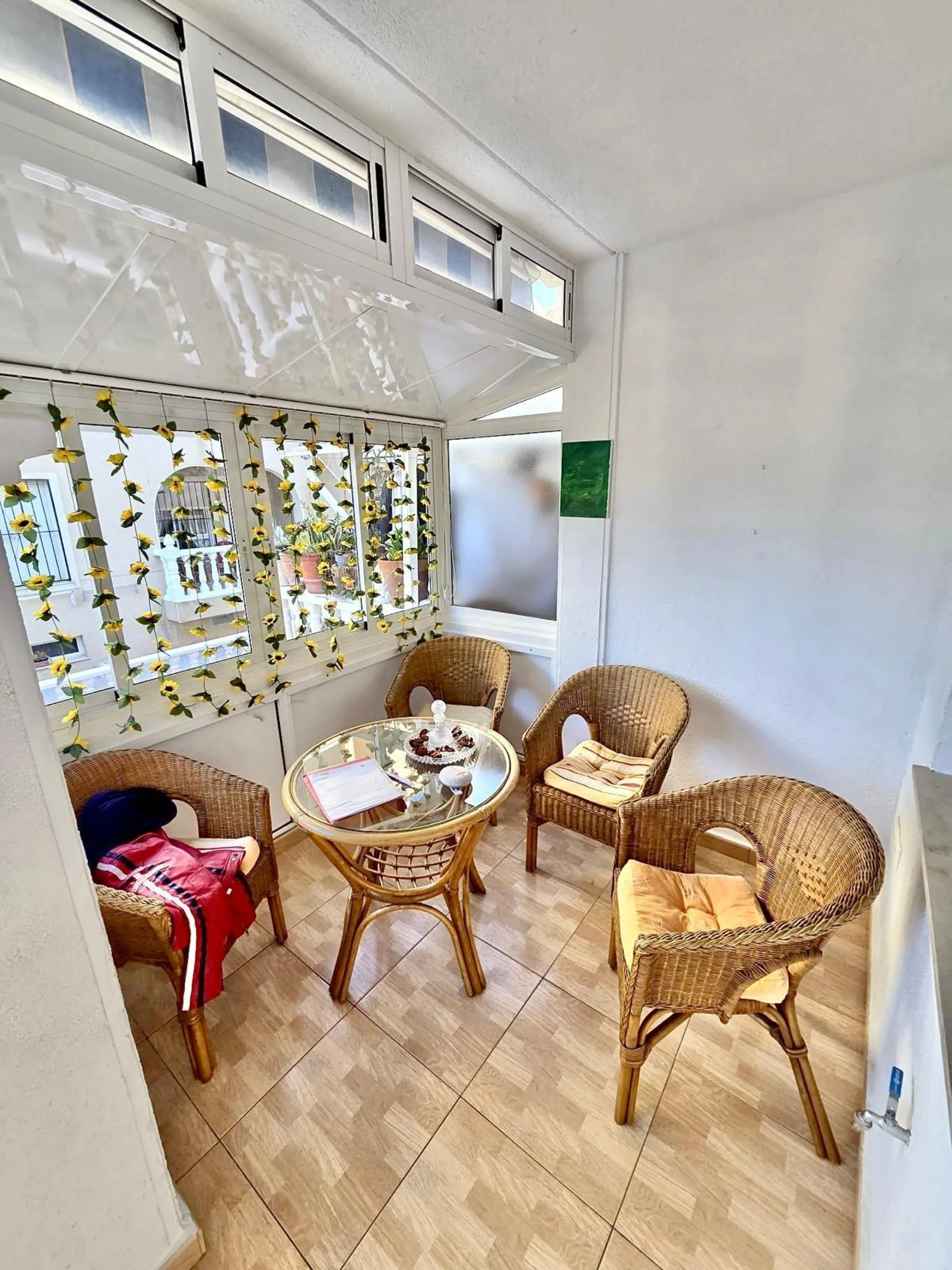 Townhouse with private garage, solarium and pool in Laguna, Orihuela Costa – excellent potential