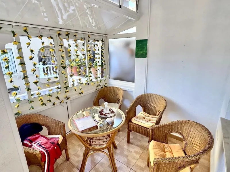Townhouse with private garage, solarium and pool in Laguna, Orihuela Costa – excellent potential