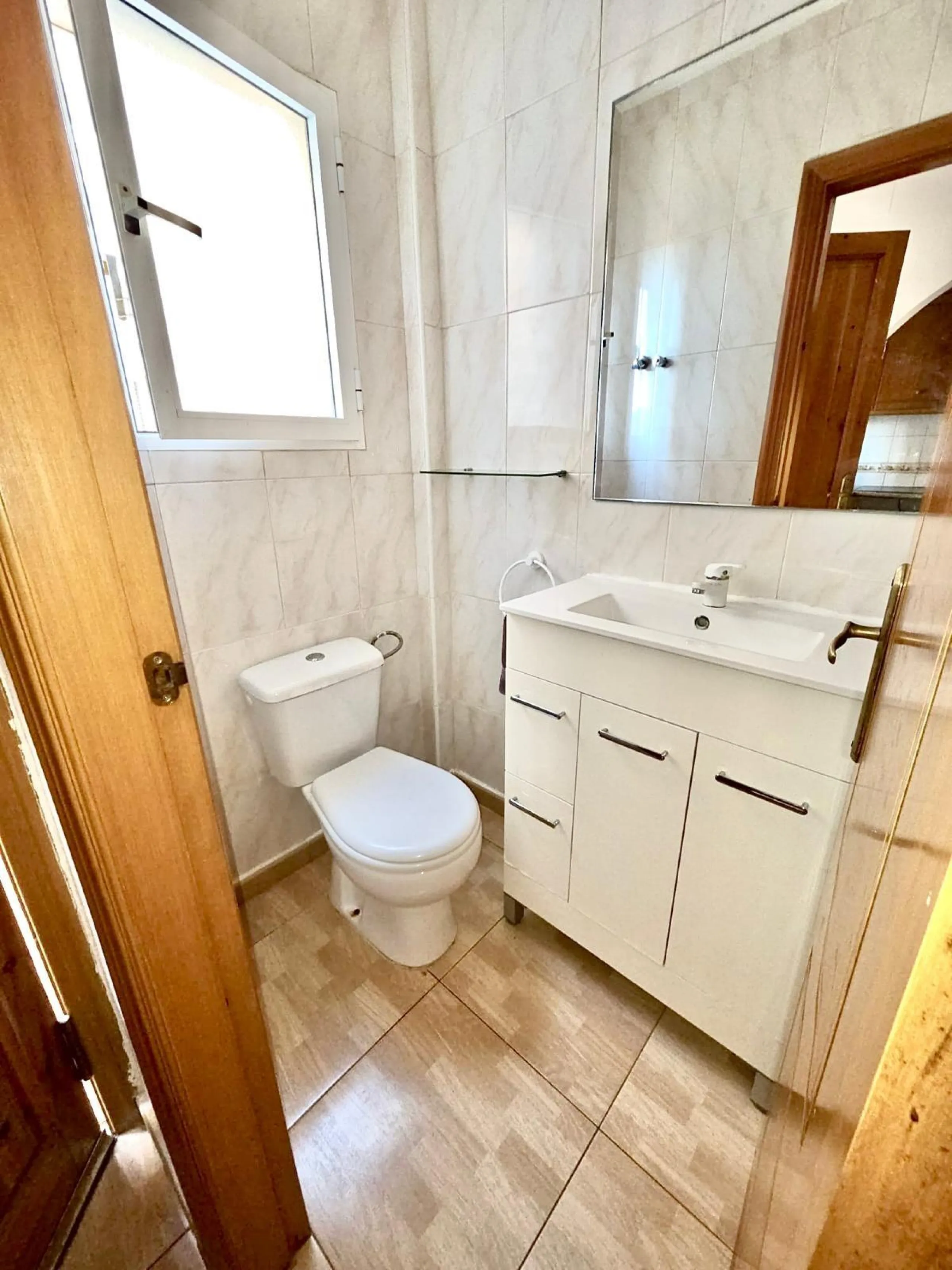 Townhouse with private garage, solarium and pool in Laguna, Orihuela Costa – excellent potential