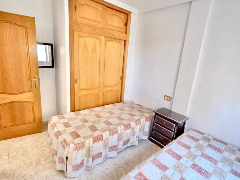 Townhouse with private garage, solarium and pool in Laguna, Orihuela Costa – excellent potential