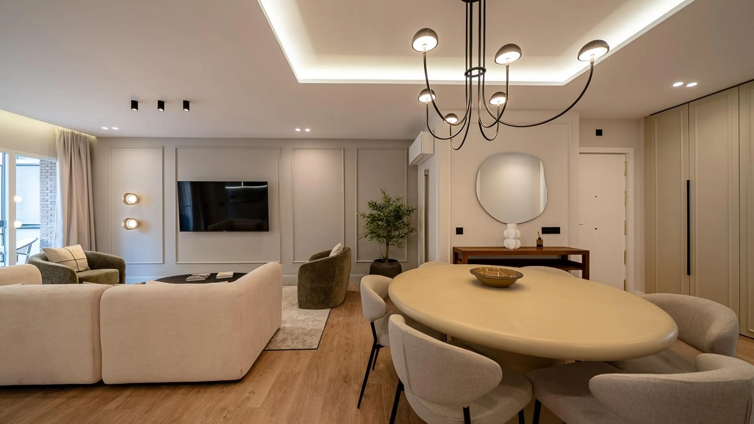 RENOVATED APARTMENT WITH TERRACE IN GOYA – SALAMANCA DISTRICT