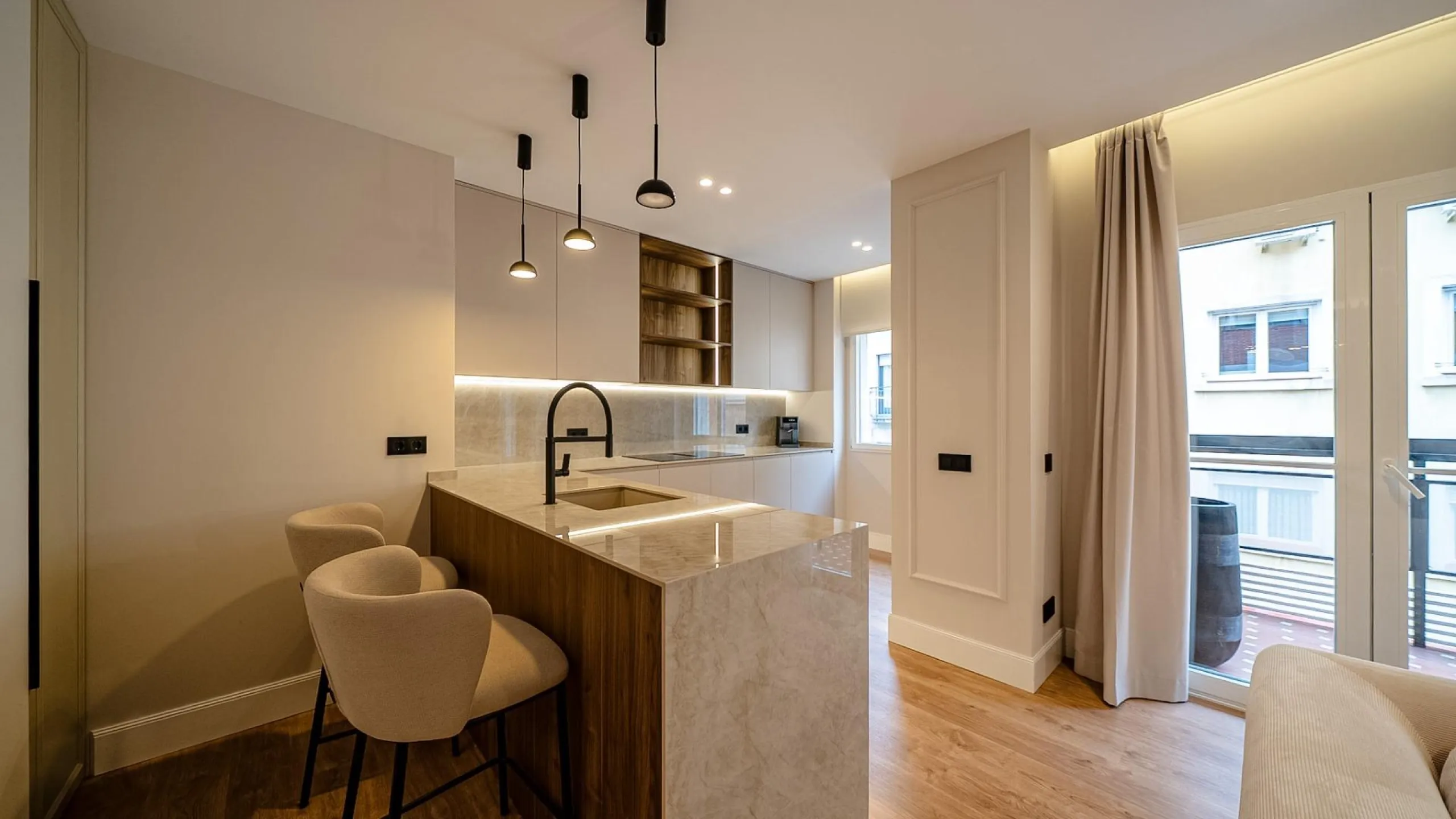 RENOVATED APARTMENT WITH TERRACE IN GOYA – SALAMANCA DISTRICT
