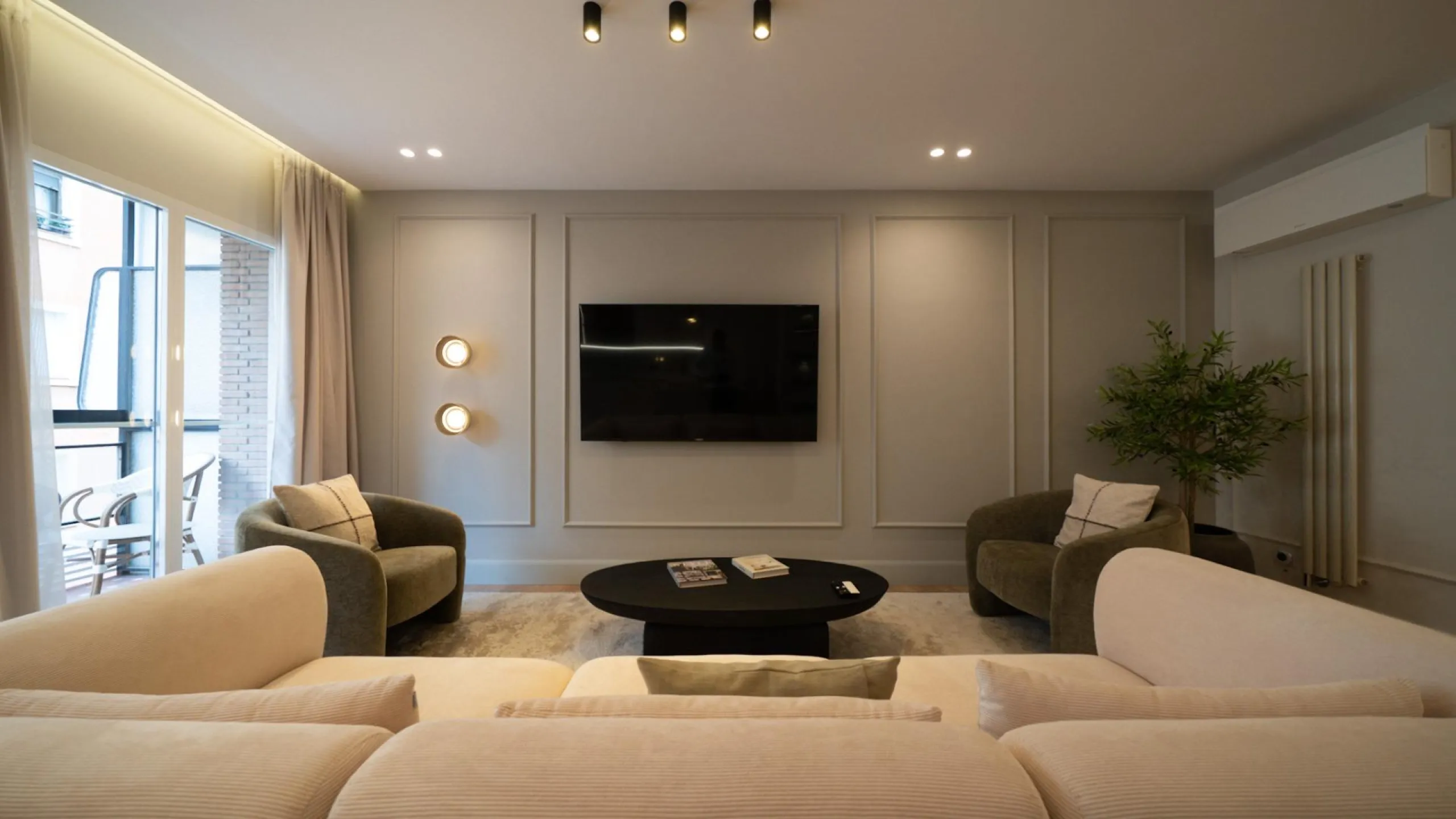 RENOVATED APARTMENT WITH TERRACE IN GOYA – SALAMANCA DISTRICT