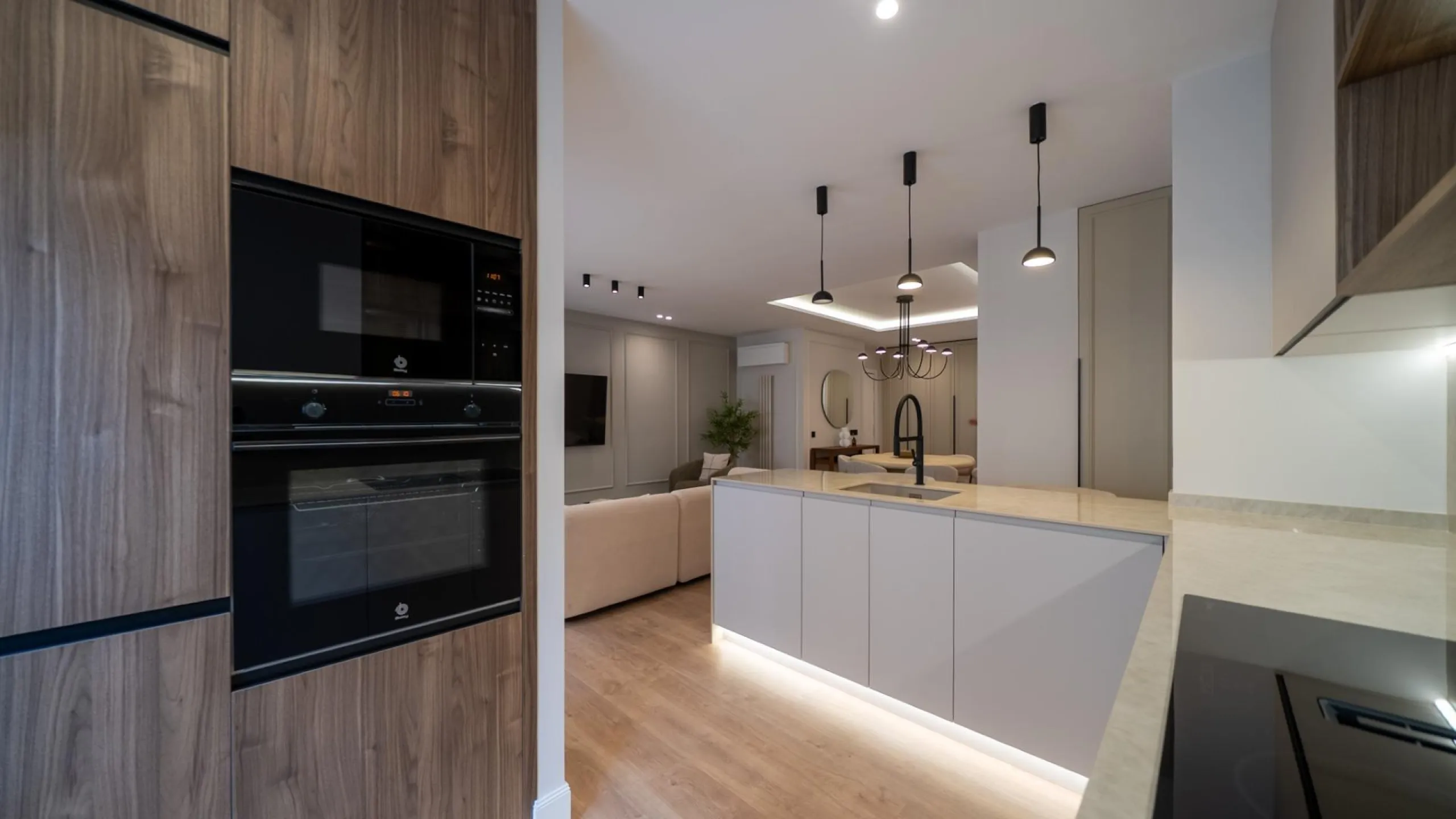RENOVATED APARTMENT WITH TERRACE IN GOYA – SALAMANCA DISTRICT