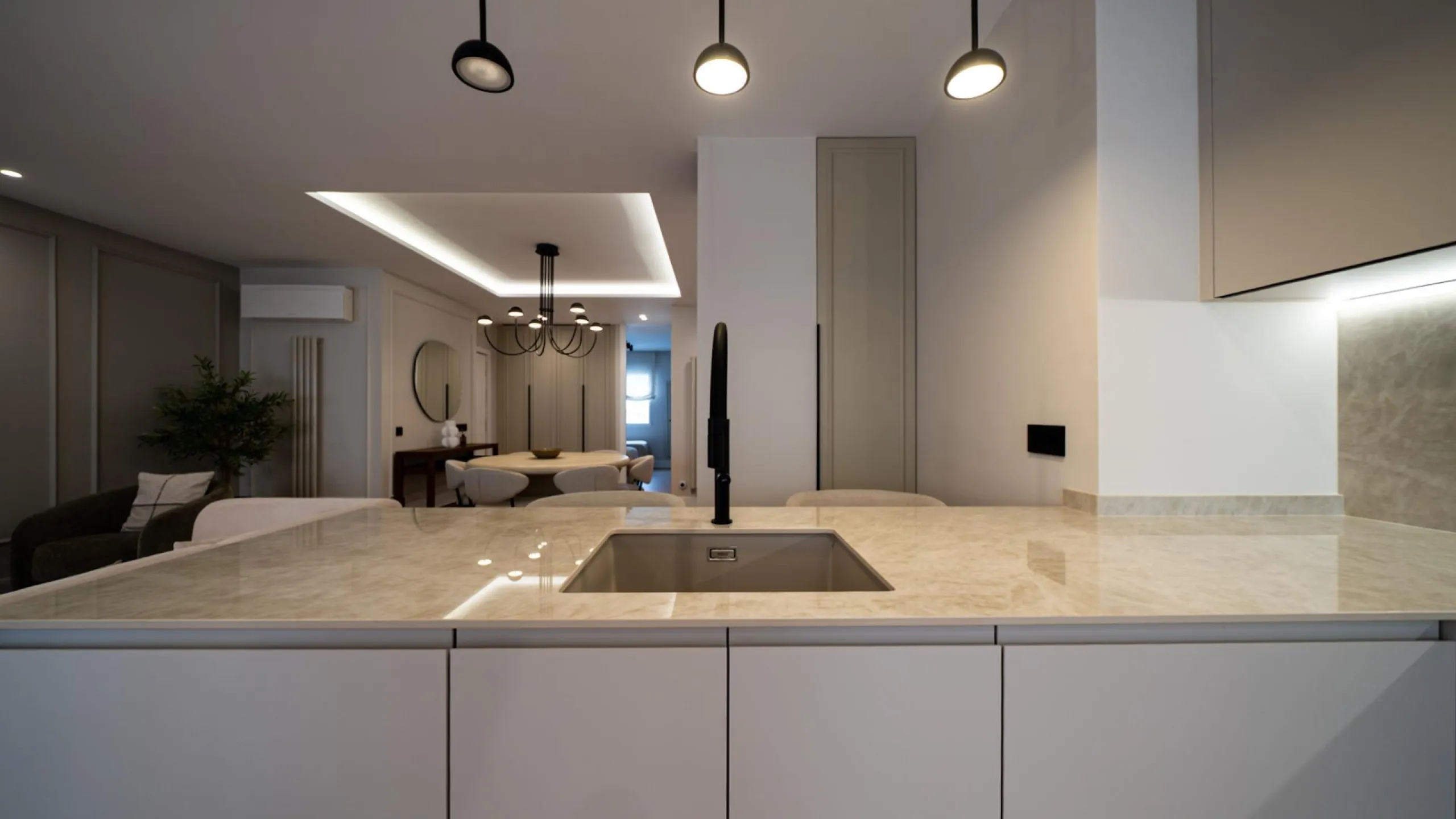 RENOVATED APARTMENT WITH TERRACE IN GOYA – SALAMANCA DISTRICT