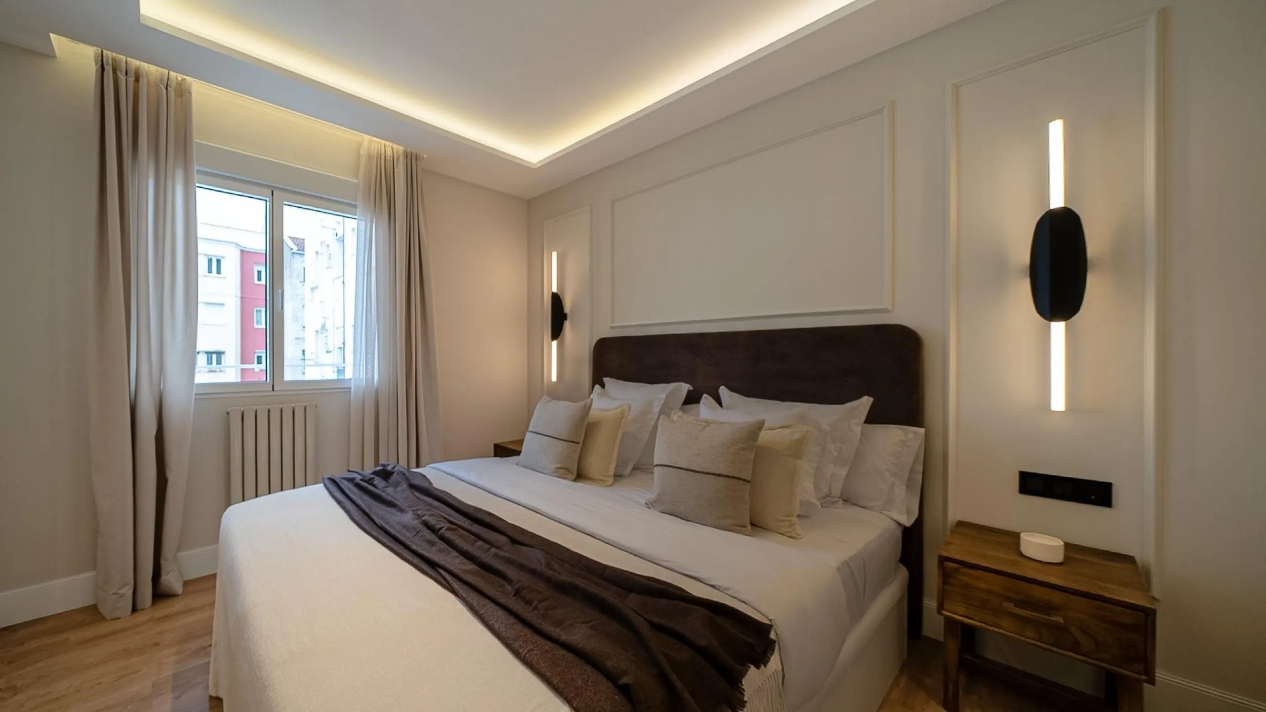 RENOVATED APARTMENT WITH TERRACE IN GOYA – SALAMANCA DISTRICT